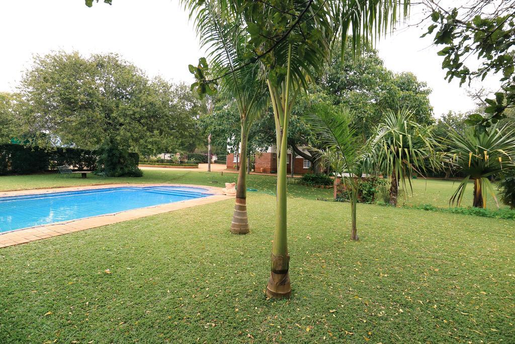 Hotel Hillside Manor Bulawayo Exterior foto